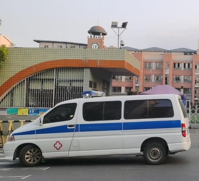 塔洋镇救护车出租护送骨折病人一公里多少钱